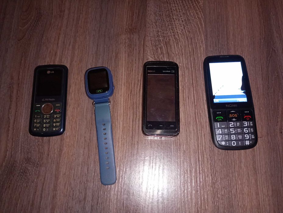 Комплект телефонів Nokia, LG та ін.