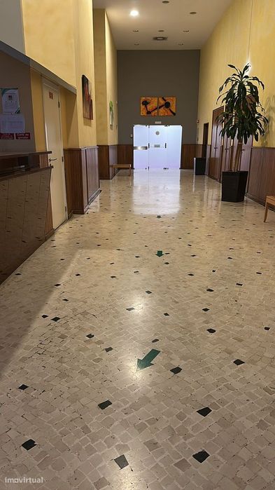 Apartamento T1 com lugar de parqueamento e piscina
