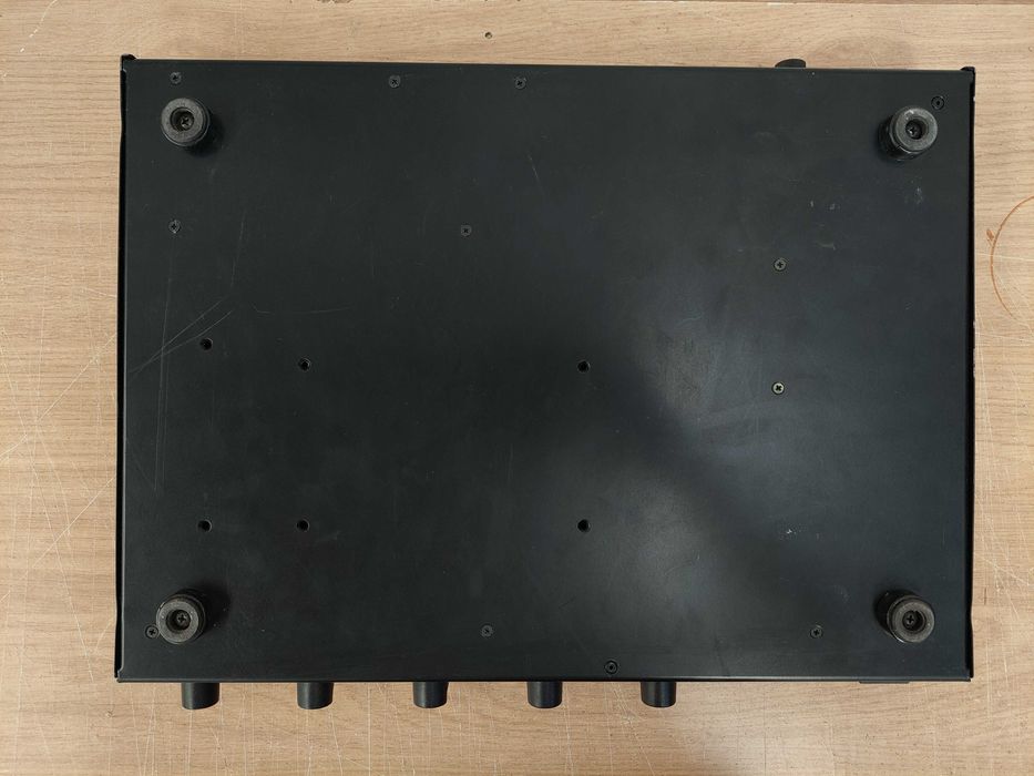 Pré-amplificador UDE PX-9 profissional 4 canais - Made in Spain
