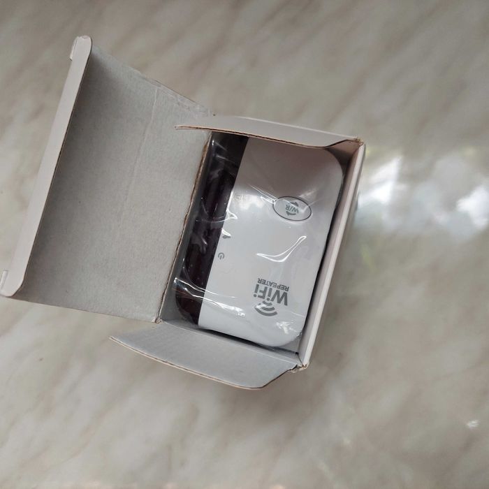 Усилитель WiFi сети, репитер Вайфай сигнала от роутера интернета