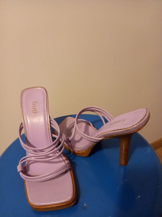 Buty wizytowe lub również jako letnie