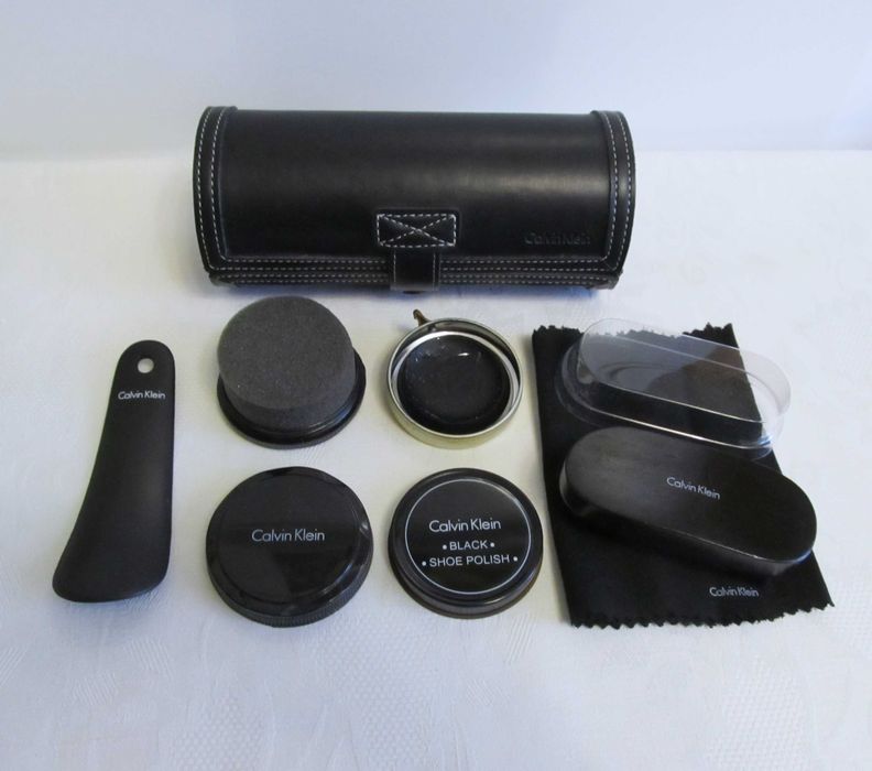 Calvin Klein дорожный набор для ухода за обувью в кожаном футляре
