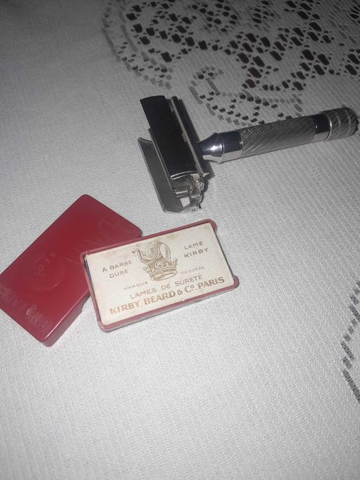 Vendo gilette antiga ainda com laminas