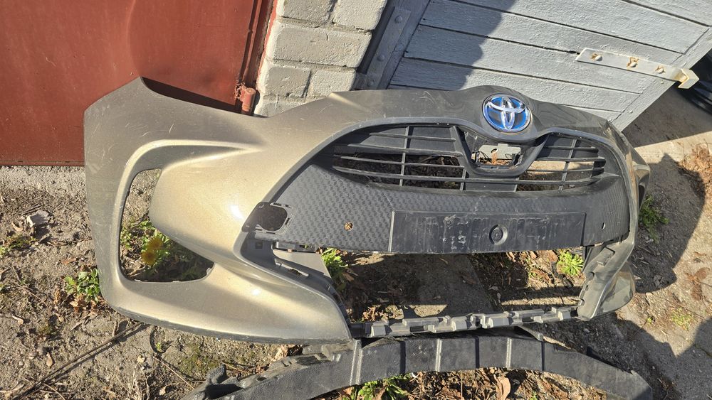 Zderzak Toyota Yaris 4 IV przód przedni