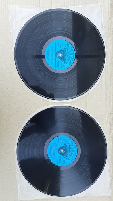 Beatles, винтажный альбом из двух пластинок , студия Балкантон