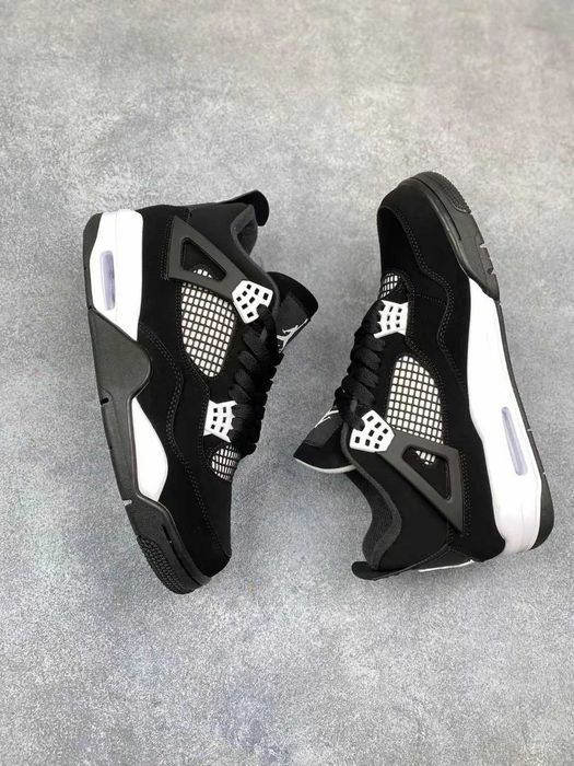 AJ4_Retro_White_Thunder 46