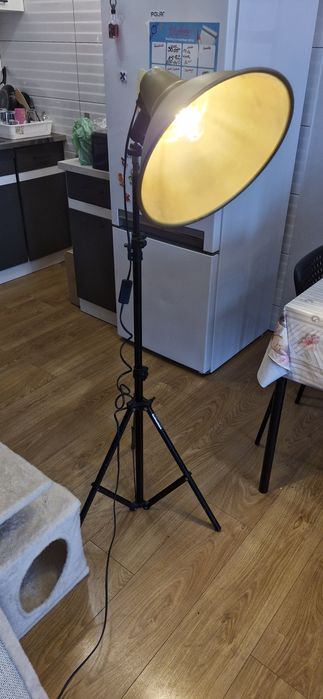 Sprzedam lampkę/statyw oświeteniowy Falconeyes L-2440