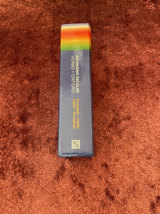 Dicionário escolar Oxford Português-Inglês e Inglês-Português