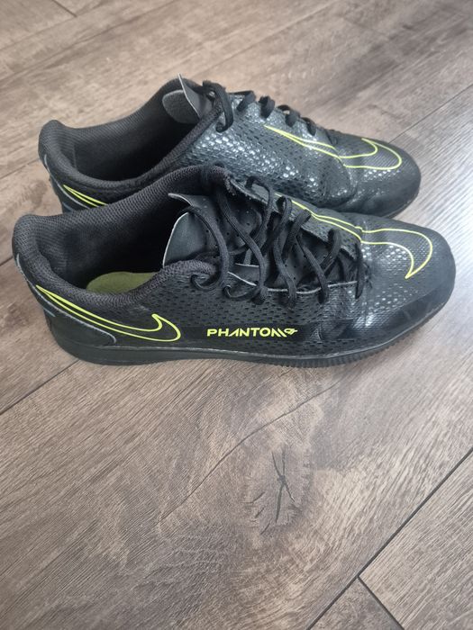 Halówki do piłki nożnej