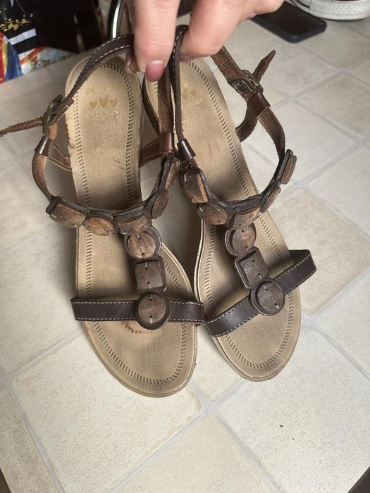 Кожаные босоножки