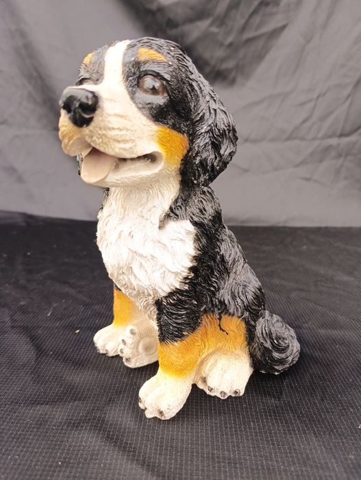 Plastikowa figurka psa pies