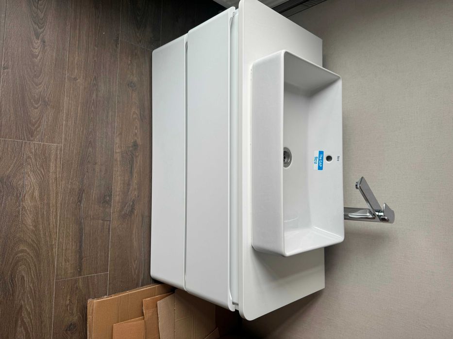 Продам раковину Roca та тумбу