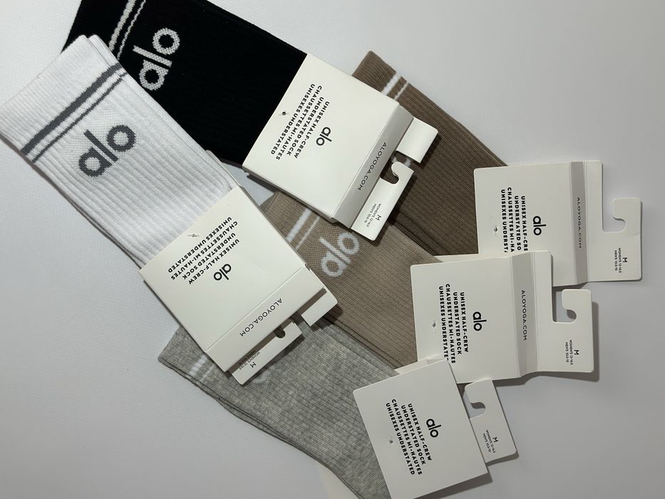 Шкарпетки високі Alo yoga