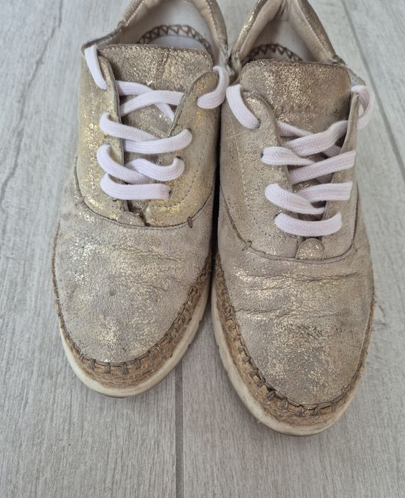 Damskie wiązane złote skórzane espadryle Lasocki 37