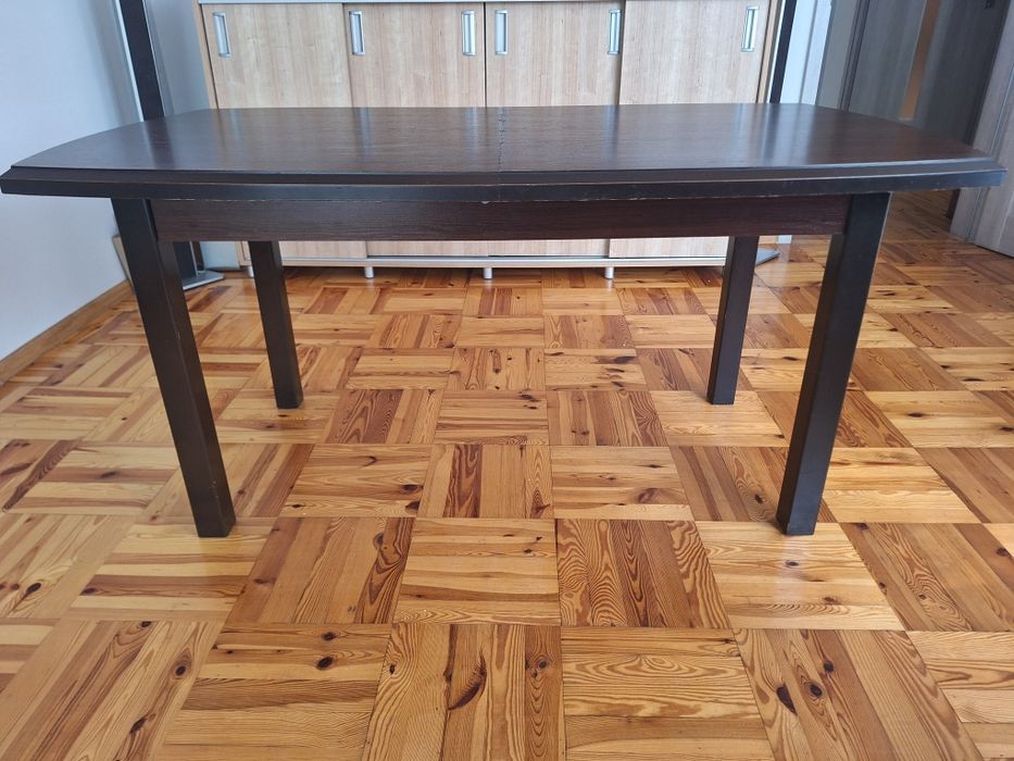 Stół rozkładany  .