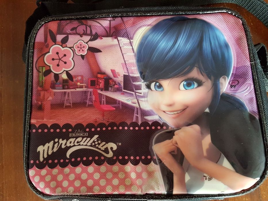 Lancheira Lady Bug 3D