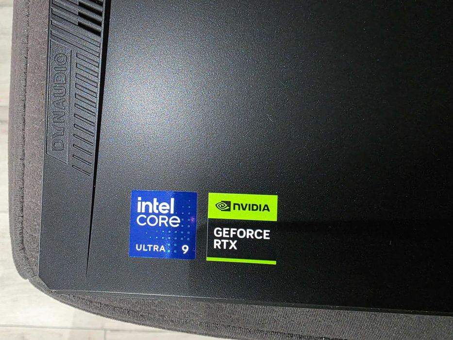 Laptop gamingowy MSI Raider 18 HX AI Ultra 9-285HX/64GB/4TB/RTX 5090