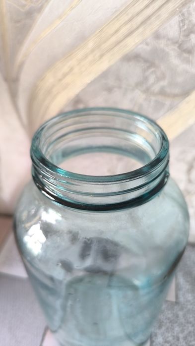 Продам банки с закруткою 1,5л і 2л. Толстое стекло. Темные