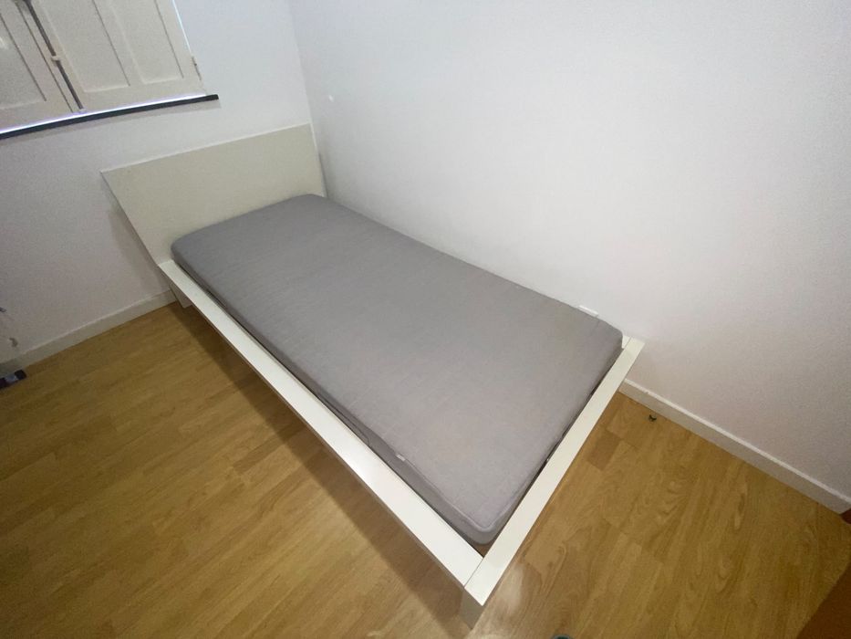 Cama “MALM” do ikea 90x190m