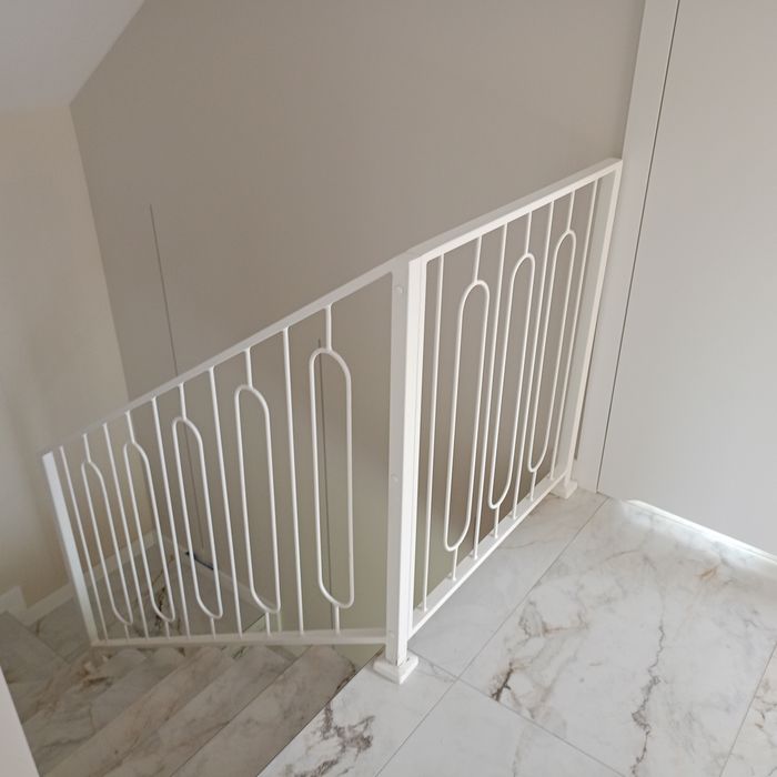 Balustrady, balkony, tarasy, ogrodzenia, bramy, konstrukcje spawane