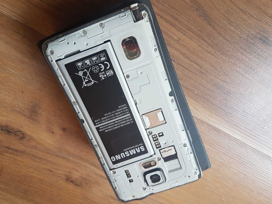 Smartfon Samsung Galaxy Note 4 SM-N910C LTE 5,7' Amoled 4/32Gb