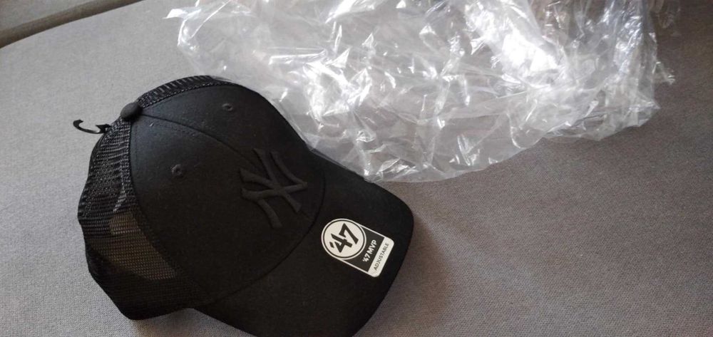 Czapka z daszkiem NEW YORK YANKEES BRANSON 47 czarna siateczka nowa