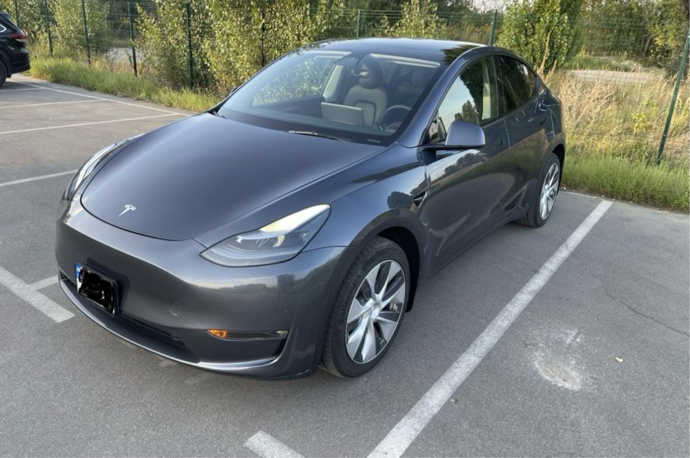 Tesla Y 7 місць  опюренда  для таксі 480 км