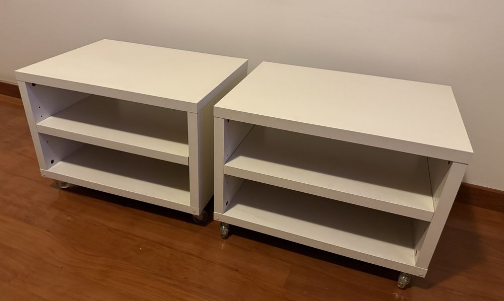 2 mesas de cabeceira brancas IKEA, usadas