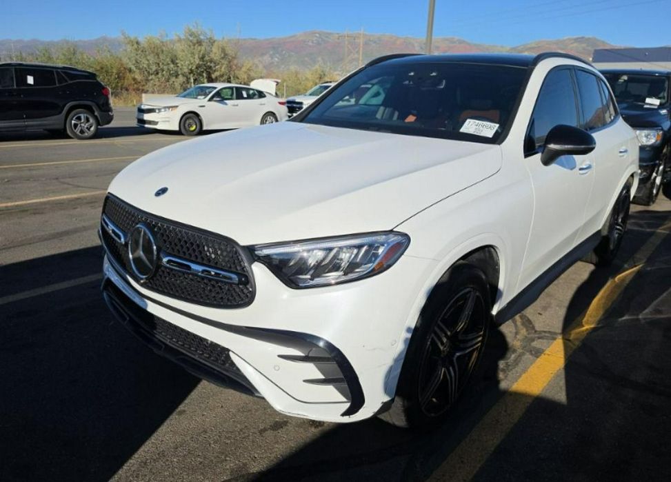 Mercedes-Benz GLC 4Matic / pakiet AMG / niski przebieg