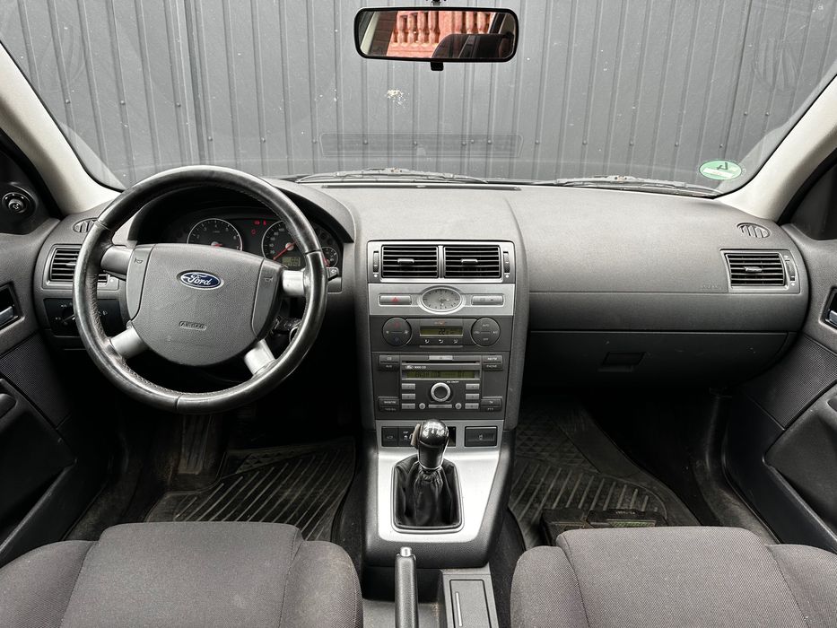 Ford Mondeo 1.8 benzyna Kombi 2004 rok 207000 km Klimatronik Manual Alufelgi Elektryczne Szyby