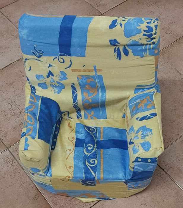 CADEIRÃO EM ESPONJA PARA  BEBÉ,CRIANÇA. Casa,Quarto,Sala,Praia,Campismo,Jardim.
