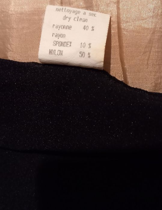 Vestido preto em renda