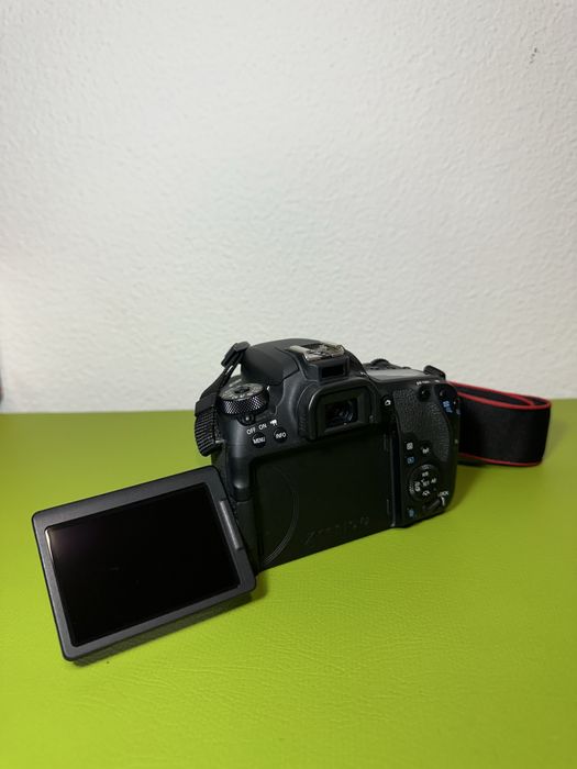 Canon 77D irrepreensivel