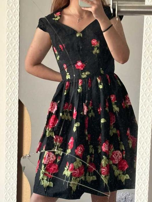 Sukienka pin up  rozkloszowana sukienka vintage retro hell bunny