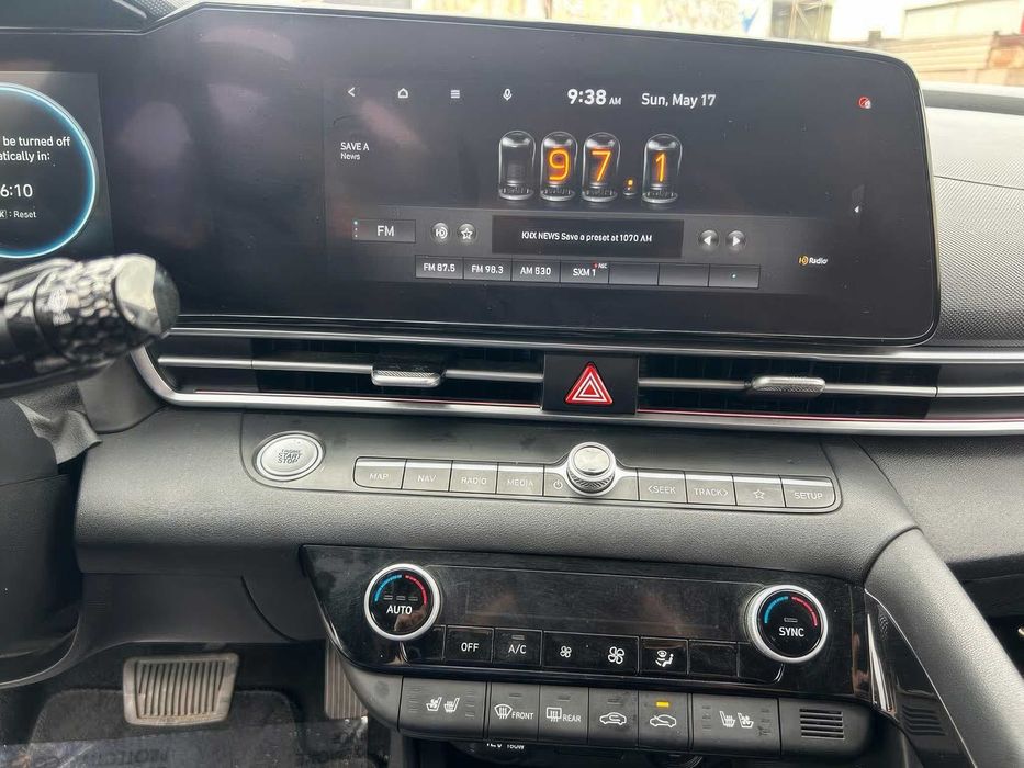 Hyundai Elantra Hyb Limited      2019