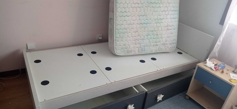 Cama de solteiro com colchao