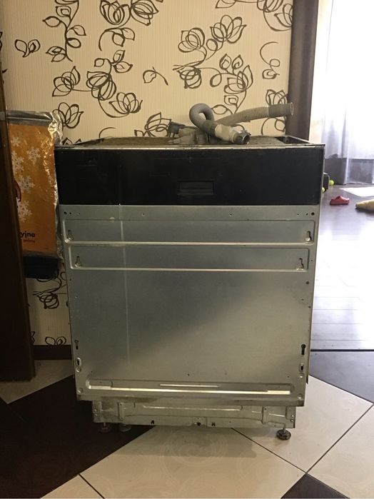 Продам вбудовану посудомийну машину Electrolux ESL66010