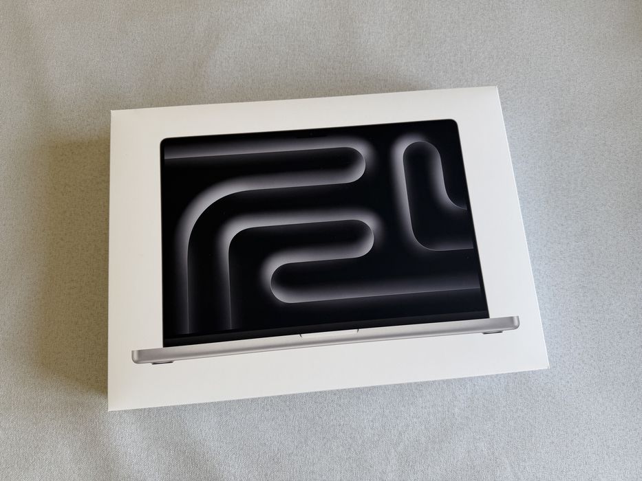 Macbook Pro 16” M5 Pro - 24GB / 1TB - Novo a estrear com 3 anos de garantia
