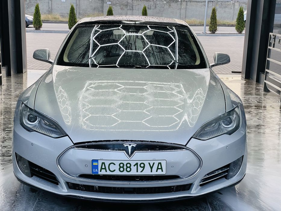 Tesla Model S 2016’ Dual motor