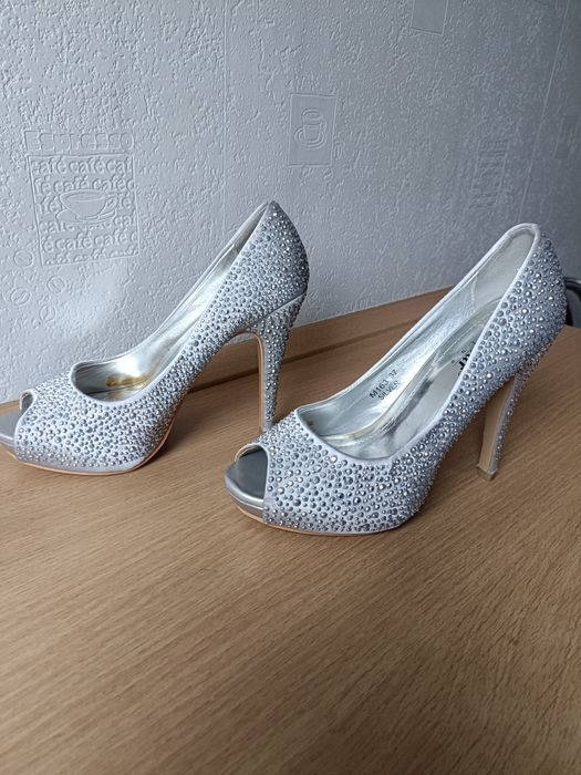 Buty na karnawał rozmiar 37