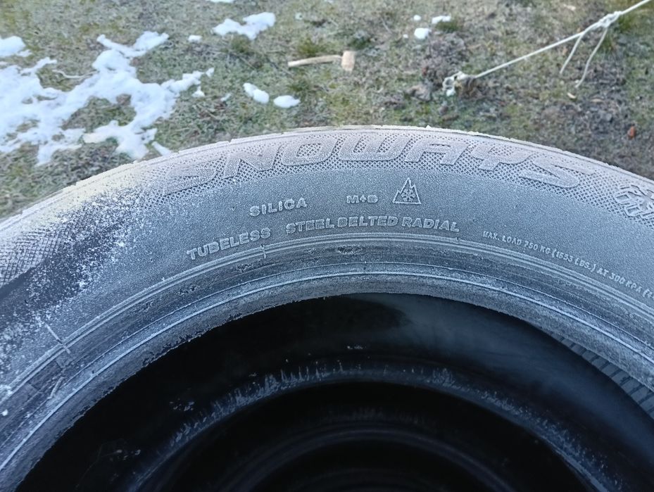Opoy Zimowe  Lassa Snoways 215/65 R16