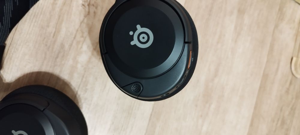 Игровые наушники Steel Series Arctis Nova1