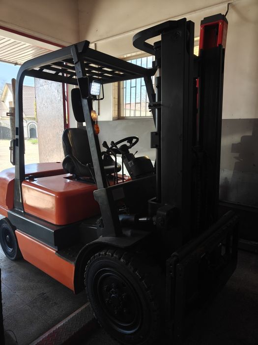 Вилочний погрузчик навантажувач кара LiuGong