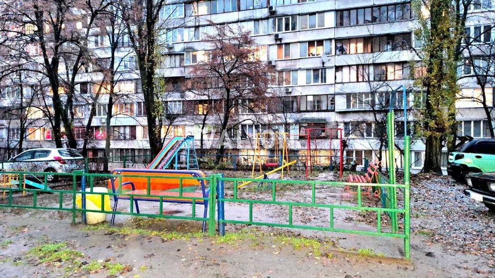 Продаж 3кім. квартири під ремонт, вул. Липківського, метро Вокзальна