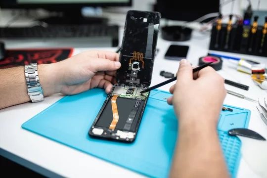 Професійний ремонт телефонів, ноутбуків та комп'ютерів. Гарантія