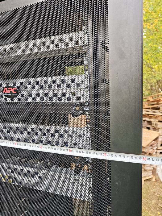 Szafa serwerowa apc 120x80x200