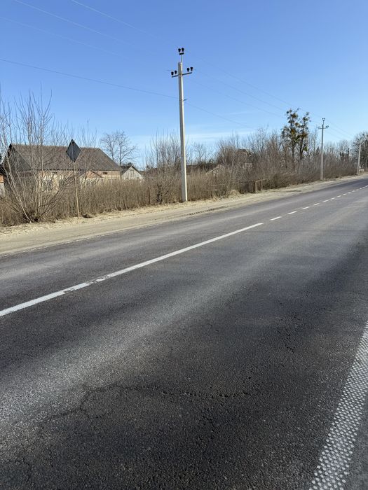 Приміщення та земя на трасі Київ-Чоп