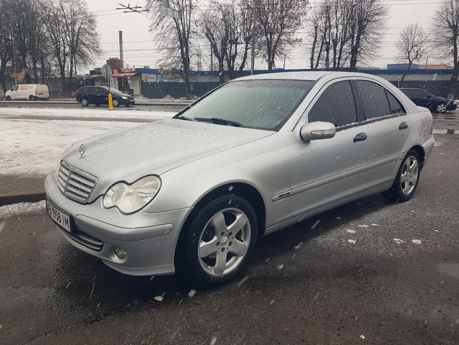 Продам автомобіль ресталінговий мерседес  с200