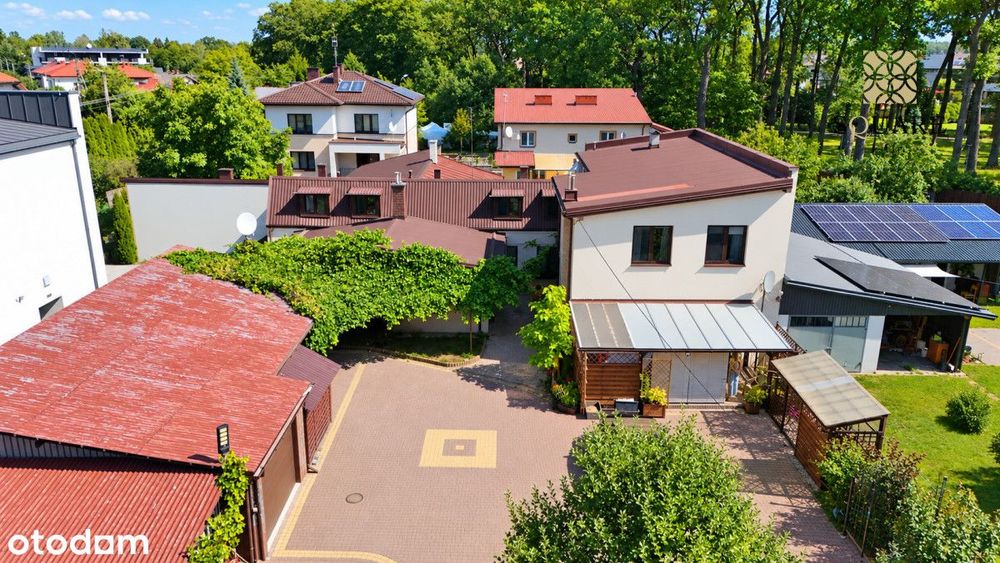Przestronny dom wolnostojący w Łochowie | 305 m² |