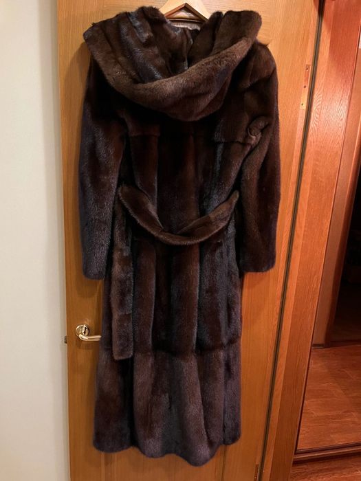 Шуба з норки коричнева